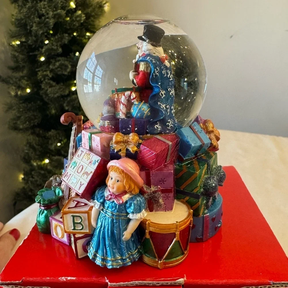 EUC! Christopher Radko Festive Regal Regiment Mini Globe